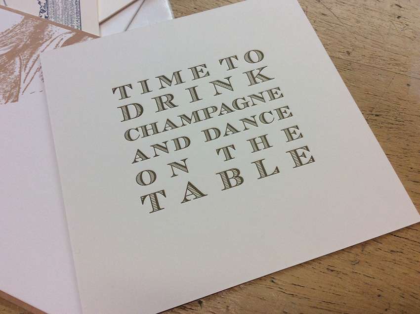 weddings cards from Munich. Hochzeitskarten aus der Druckerei Werkstatt Dietz München Diese Schrift heisst Chevalier und wirkt, wie sie heisst, nämlich nobel. Hochzeitskarten aus dem Münchener Westend