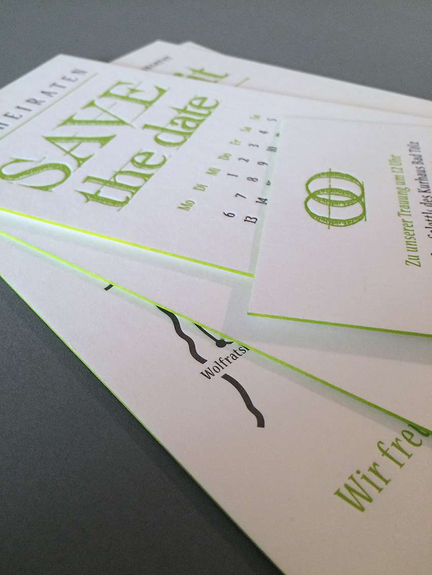 Hochzeitskarten vom Brautpaar selber in unserer Offenen Werkstatt gedruckt. Hochzeitskarten aus der Druckerei Werkstatt Dietz München Hochzeitskarten selbstgedruckt vom Brautpaar in unserer Offen Werkstatt