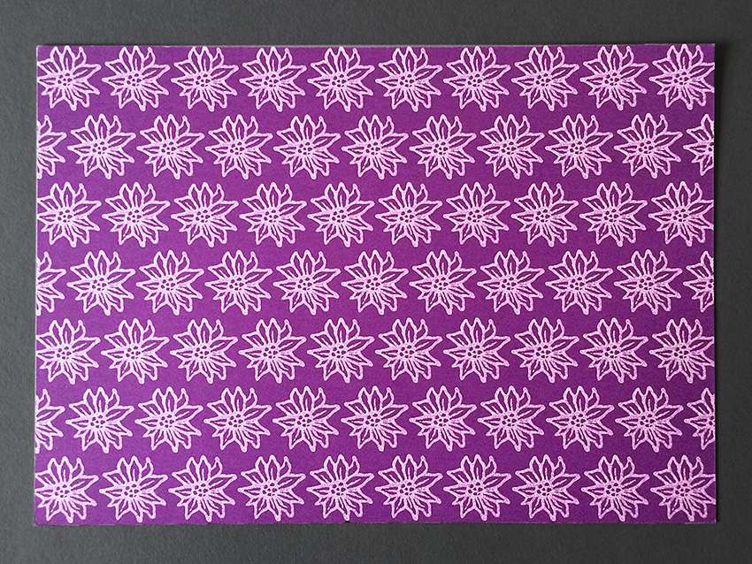 dekorative Hochzeitspapeterie im Offsetdruck. Hochzeitskarten aus der Druckerei Werkstatt Dietz München ein dekoratives Blumenmotiv im Offsetdruck für eine Hochzeitspapeterie, die sich auf allen Drucksachen wiederholte