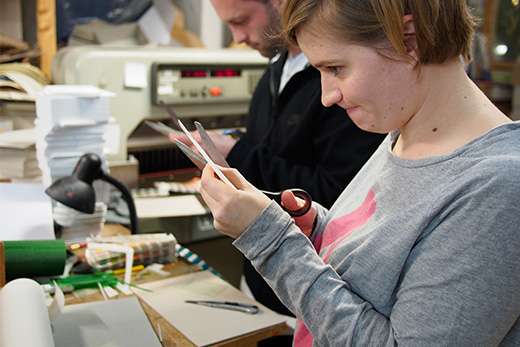 Hochspannung im Letterpress-Workshop in unserer schönen Druckwerkstatt über den Dächern von München