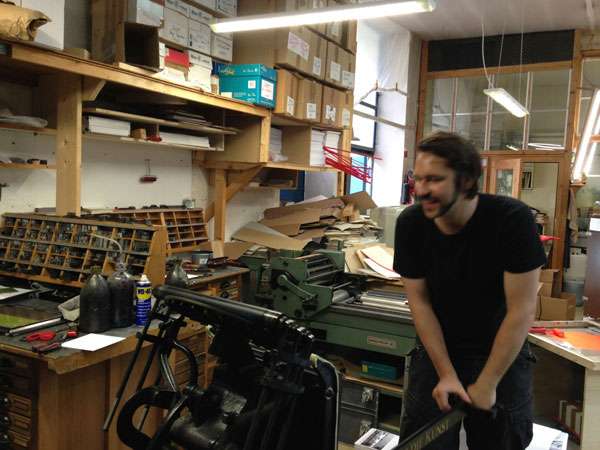 Hauruck im Letterpress-Workshop der Druckerei Werkstatt Dietz in München