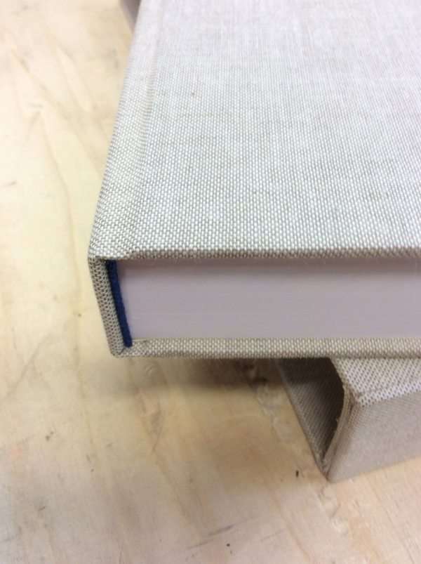 Detail Hardcover & Schuber. Druckerei Werkstatt Dietz über den Dächern von München