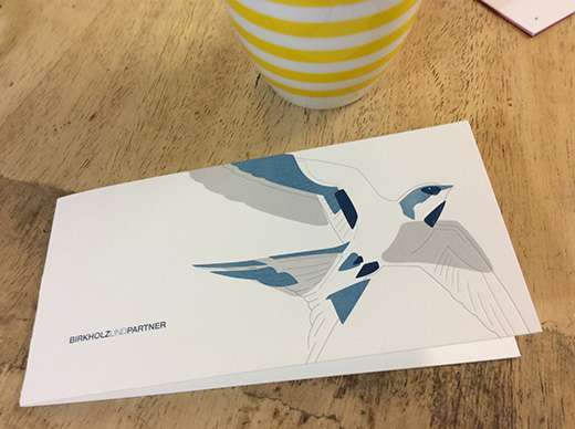 Einladungskarte, Kombi aus Offset und Letterpress. Weihnachtskarte im Letterpress mit Stanzung. Druckerei Werkstatt Dietz über den Dächern von München